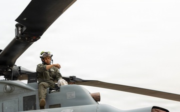 HMLA-369 maintains aircraft on Osan Air Base