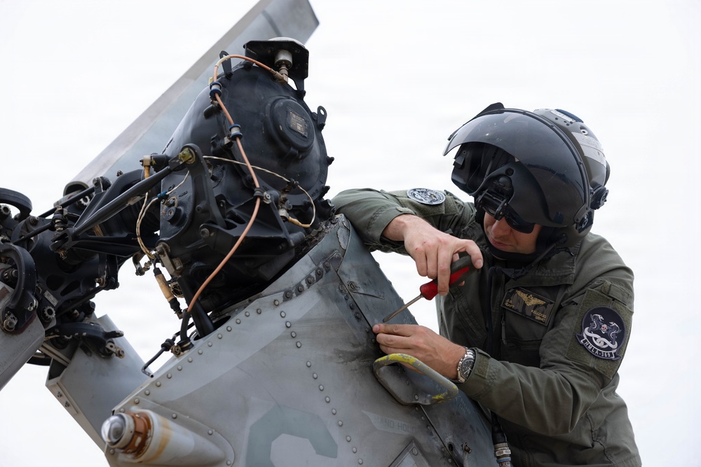 HMLA-369 maintains aircraft on Osan Air Base