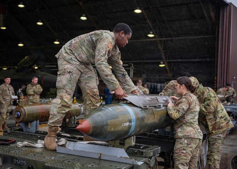 1Q Ammo Bomb Building and Loading Competition