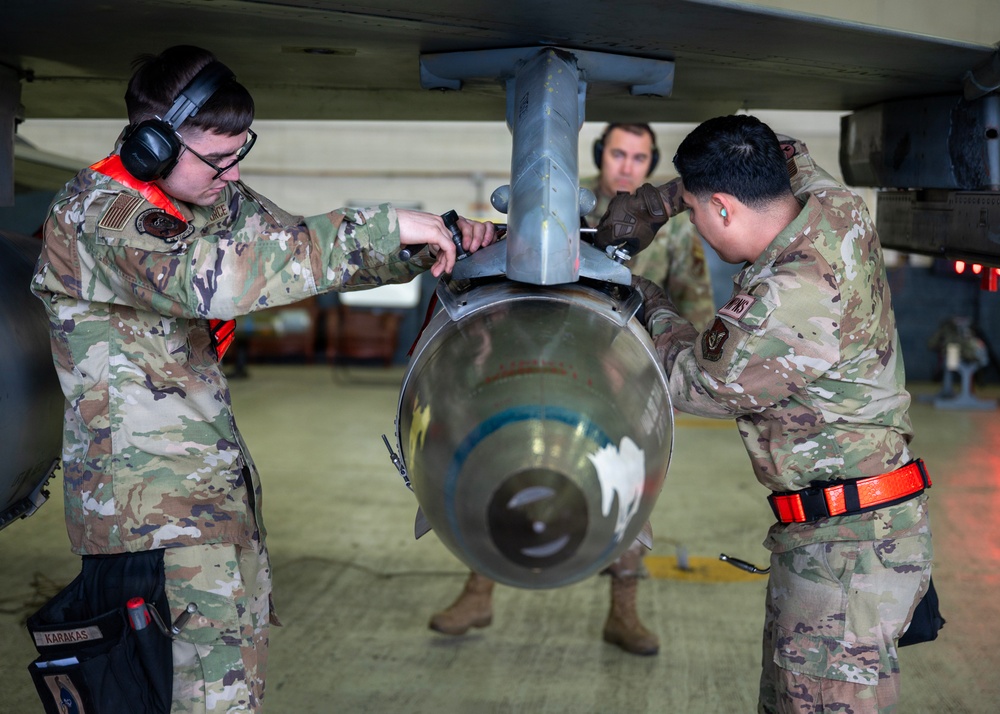 1Q Ammo Bomb Building and Loading Competition