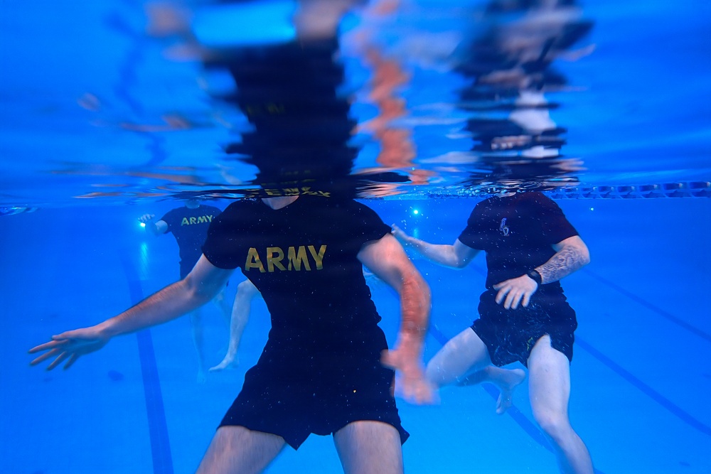 173rd Airborne Brigade Conducts Wet Silk Training