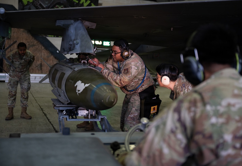 1Q Ammo Bomb Building and Loading Competition