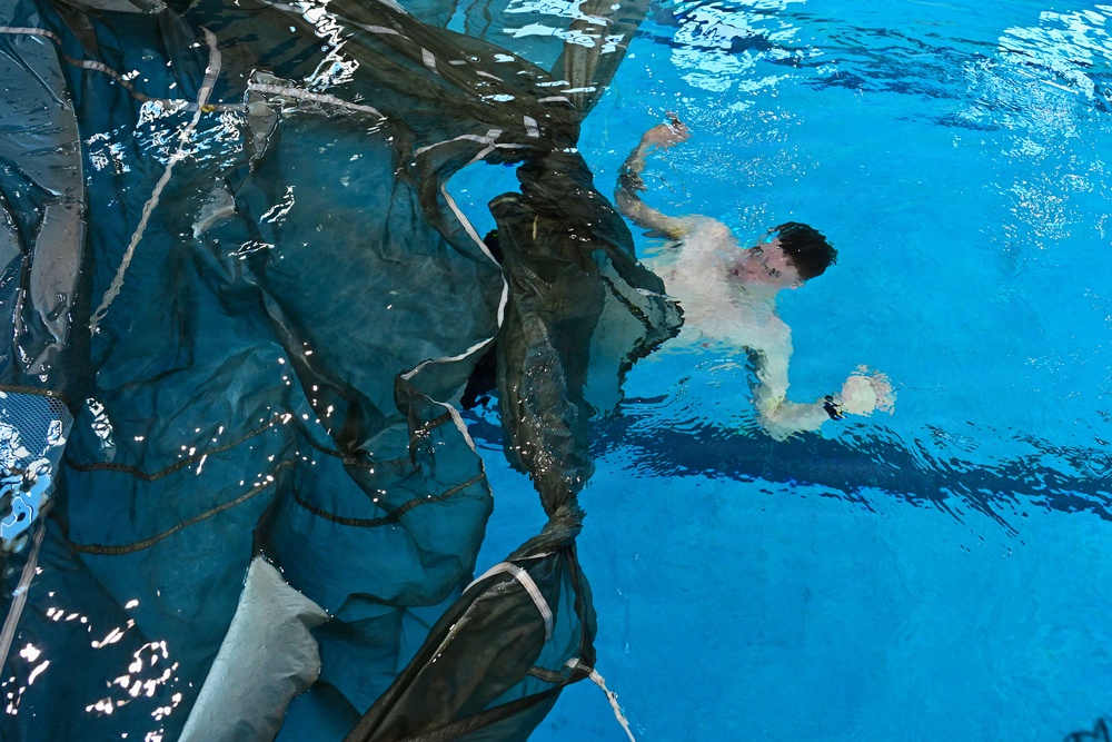 173rd Airborne Brigade Conducts Wet Silk Training