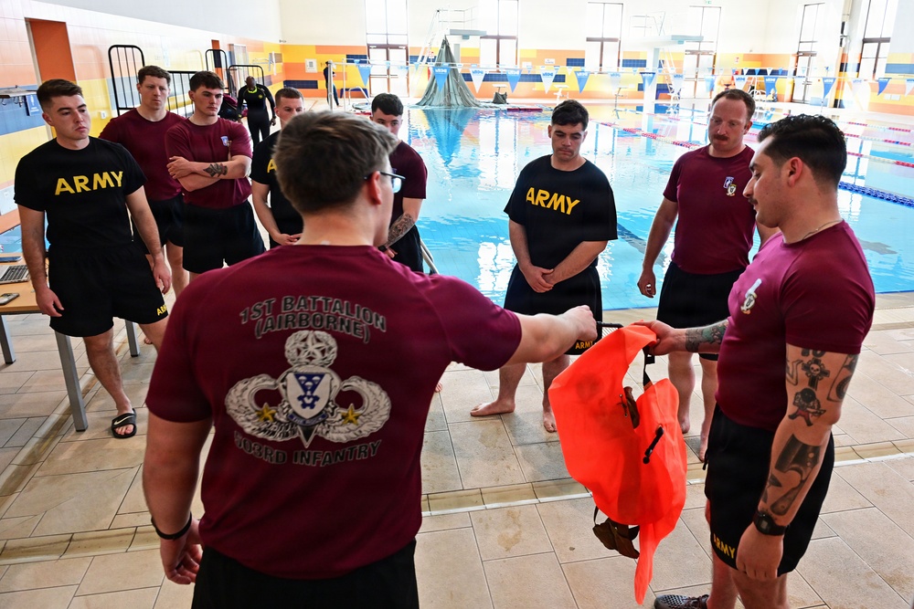 173rd Airborne Brigade Conducts Wet Silk Training
