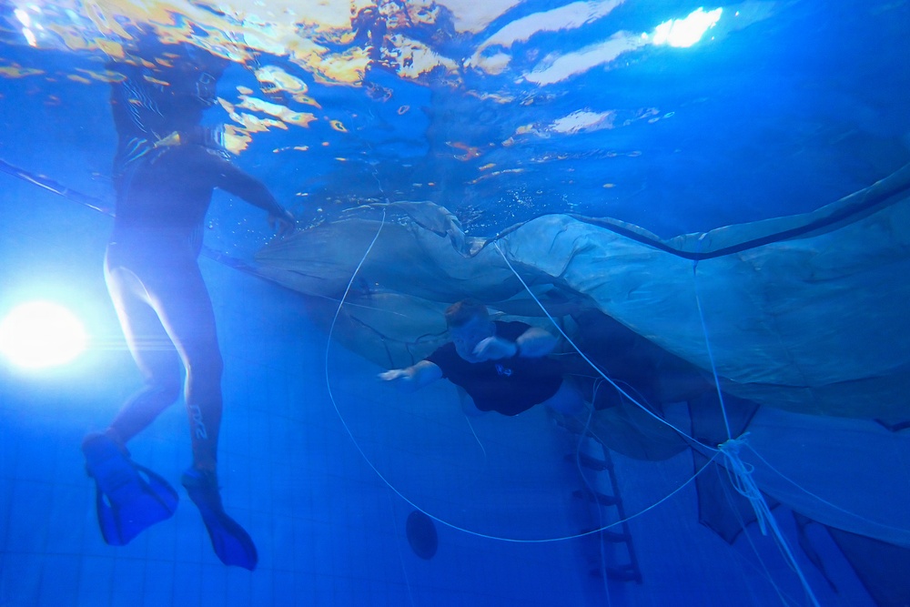 173rd Airborne Brigade Conducts Wet Silk Training