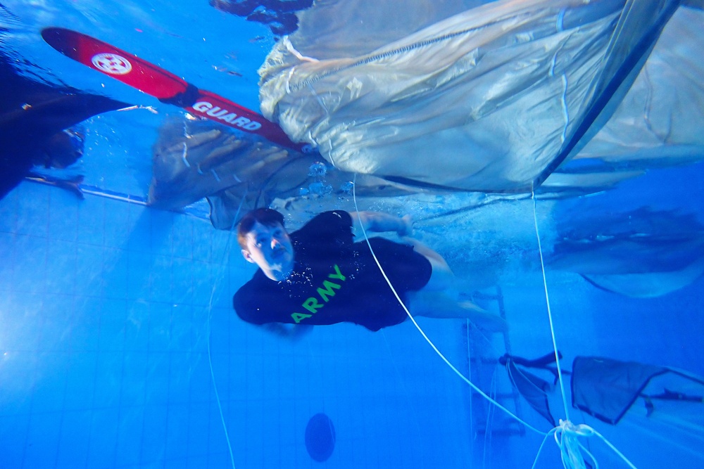 173rd Airborne Brigade Conducts Wet Silk Training