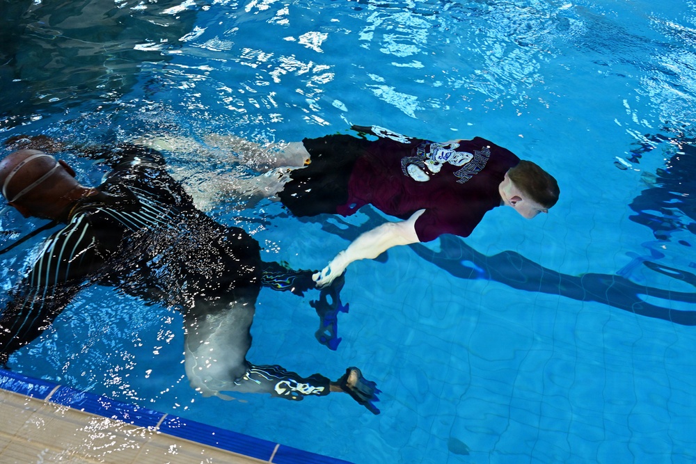 173rd Airborne Brigade Conducts Wet Silk Training