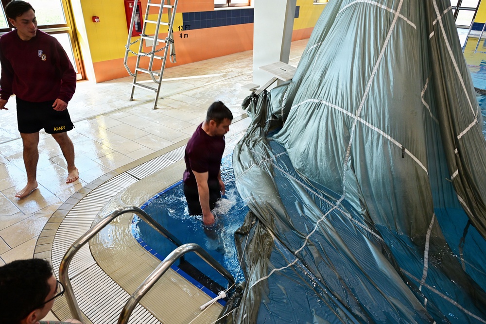 173rd Airborne Brigade Conducts Wet Silk Training