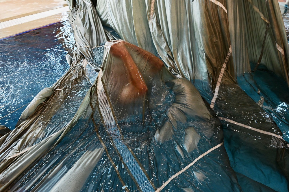 173rd Airborne Brigade Conducts Wet Silk Training