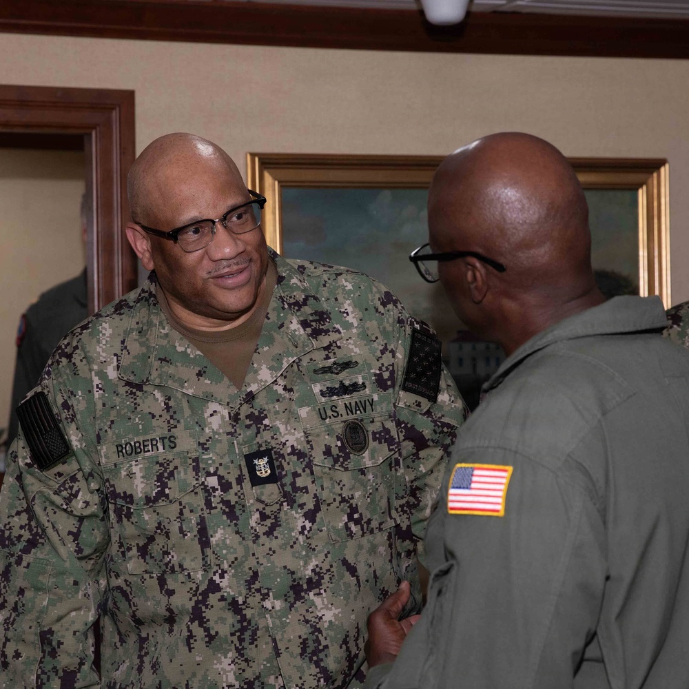 George Washington hosts Pacific Fleet