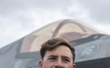 11th MEU Marines Conduct Flight Deck Physical Training Aboard USS Boxer