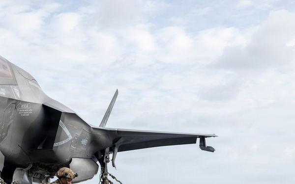 11th MEU Marines Conduct a Defense of the Amphibious Task Force Drill Aboard USS Boxer