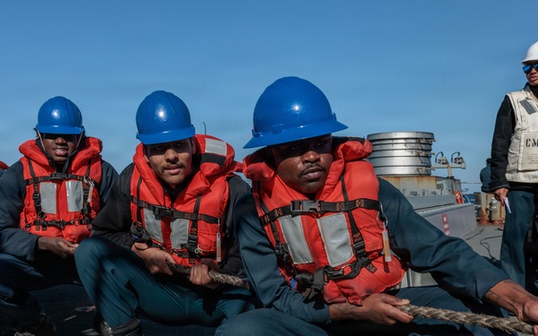 Replenishment-at-Sea aboard USS Gonzalez (DDG 66)