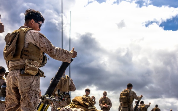 11th MEU Marines, Sailors Conduct 81 mm Gun Drills Aboard USS Comstock