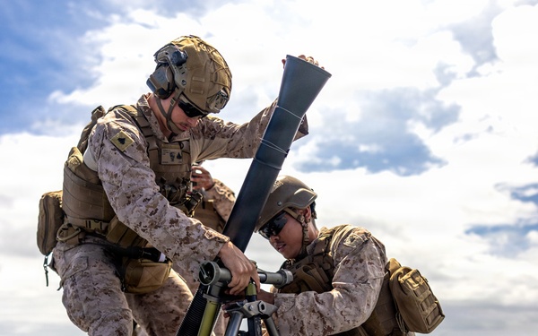 11th MEU Marines, Sailors Conduct 81 mm Gun Drills Aboard USS Comstock