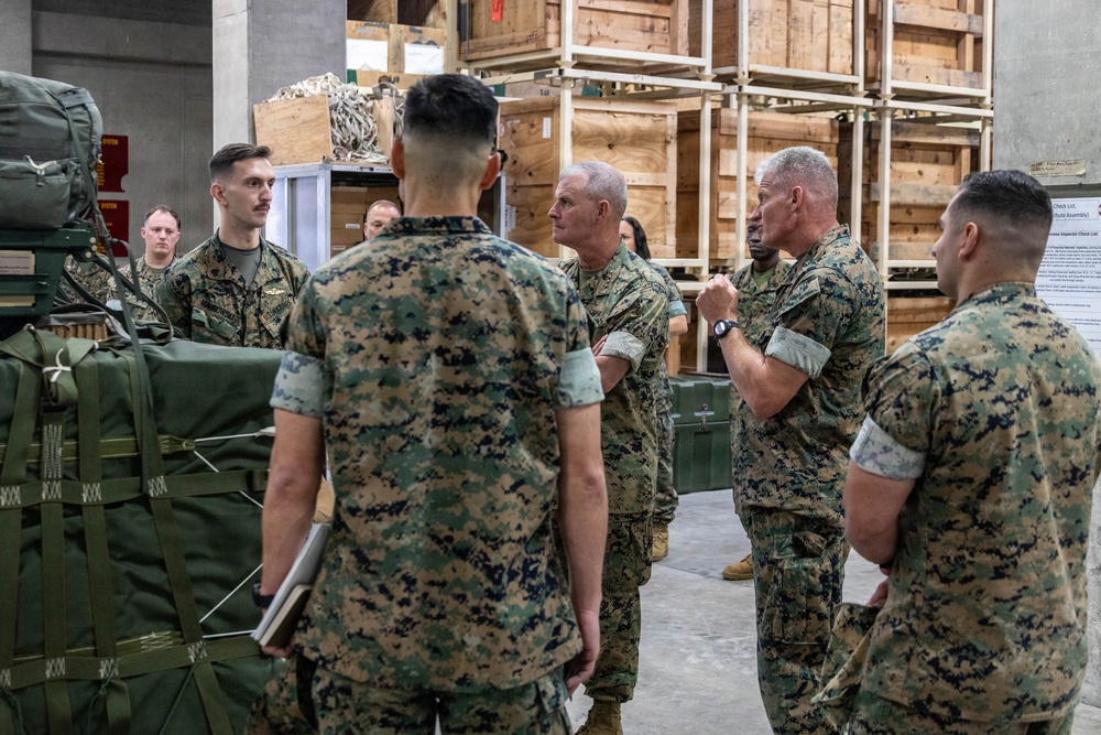 The 38th Assistant Commandant of the Marine Corps visits Marines with 3d LSB