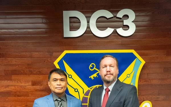 DC3 Hosts Philippine Air Force