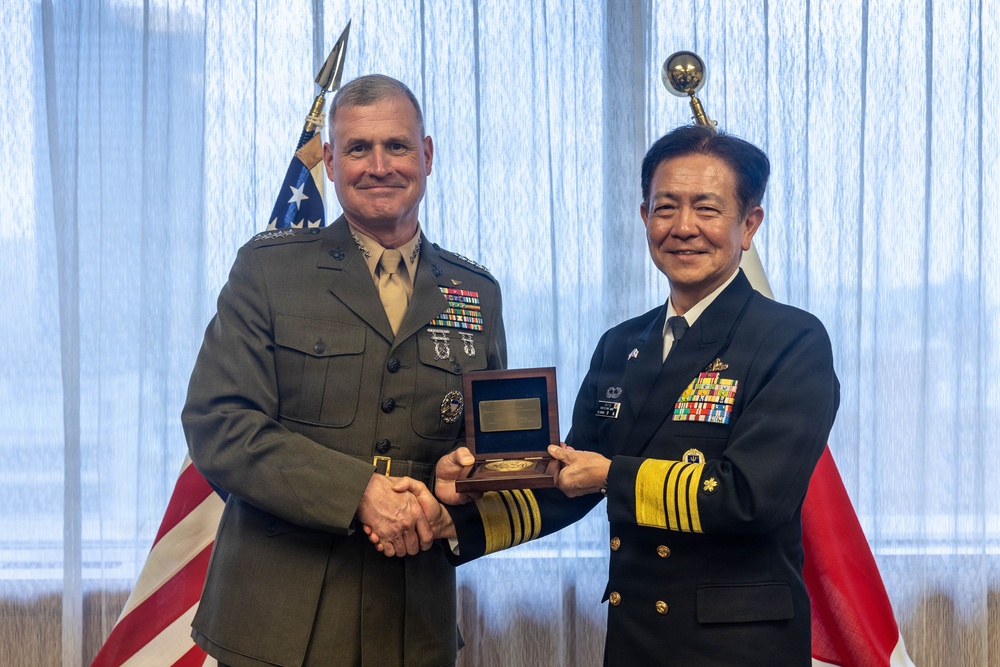 The 38th Assistant Commandant of the Marine Corps tours Tokyo