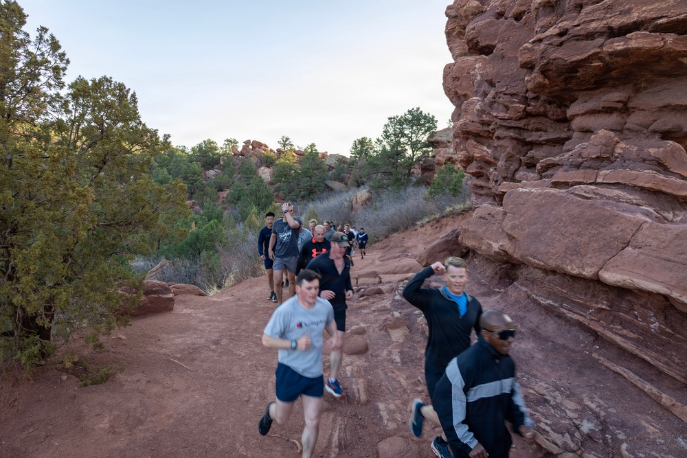 4-9 IN Manchu Reenlistment Ceremony at Garden of the Gods