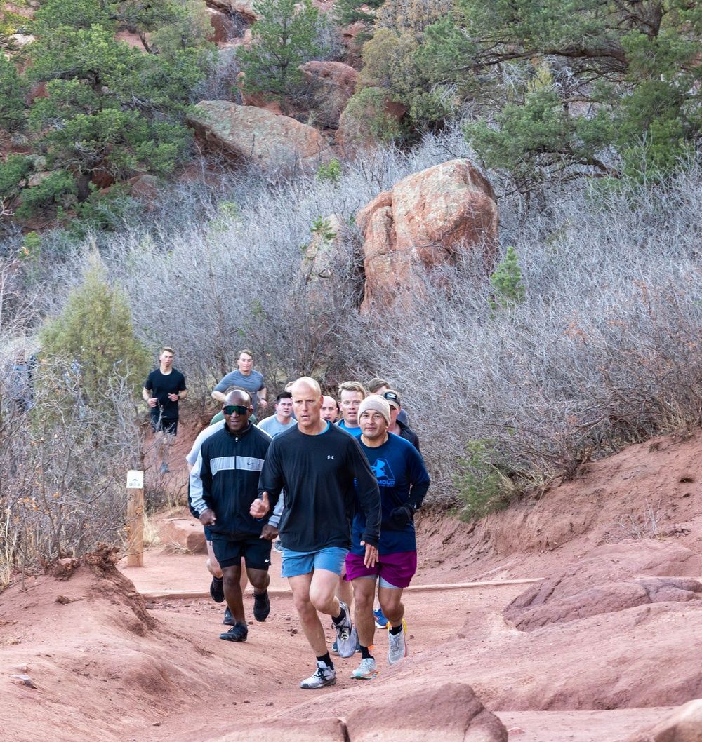 4-9 IN Manchu Reenlistment Ceremony at Garden of the Gods