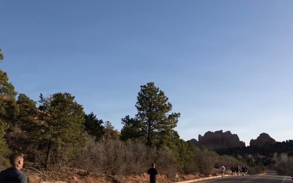 4-9 IN Manchu Reenlistment Ceremony at Garden of the Gods