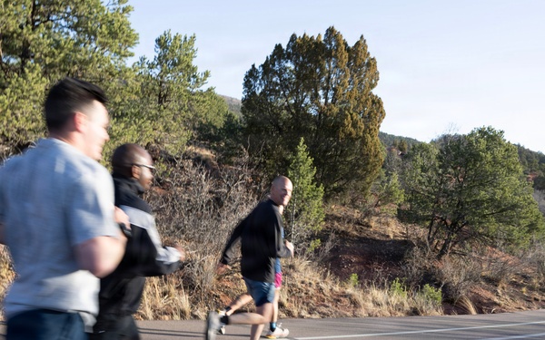 4-9 IN Manchu Reenlistment Ceremony at Garden of the Gods