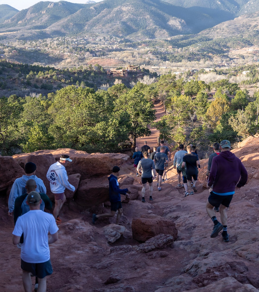 4-9 IN Manchu Reenlistment Ceremony at Garden of the Gods