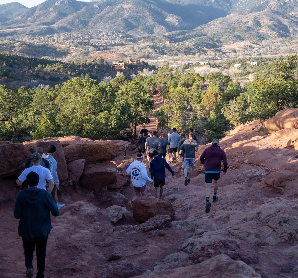 4-9 IN Manchu Reenlistment Ceremony at Garden of the Gods