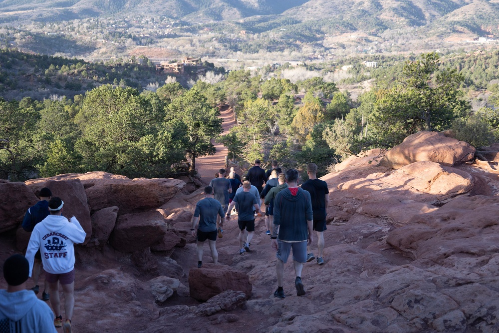 4-9 IN Manchu Reenlistment Ceremony at Garden of the Gods