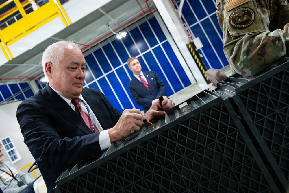 DLA Distribution hosts F-35 Acquisition and Sustainment Transition Executive Steering Committee and Audit in progress review