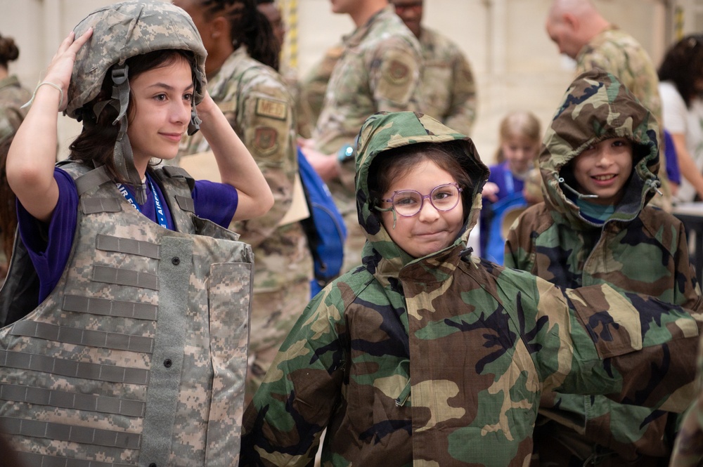 944th Fighter Wing connects families to mission during Operation Reserve Kids