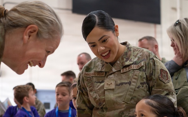 944th Fighter Wing connects families to mission during Operation Reserve Kids