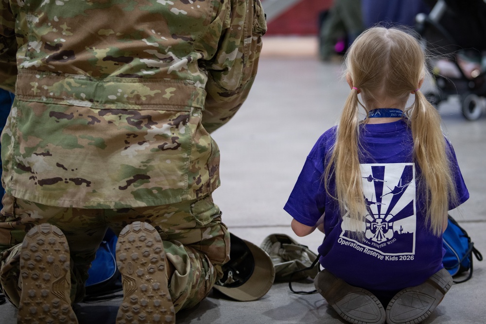944th Fighter Wing connects families to mission during Operation Reserve Kids