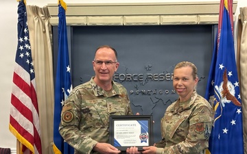 Air Force Reserve Chief Receives International Award for Global Health Leadership