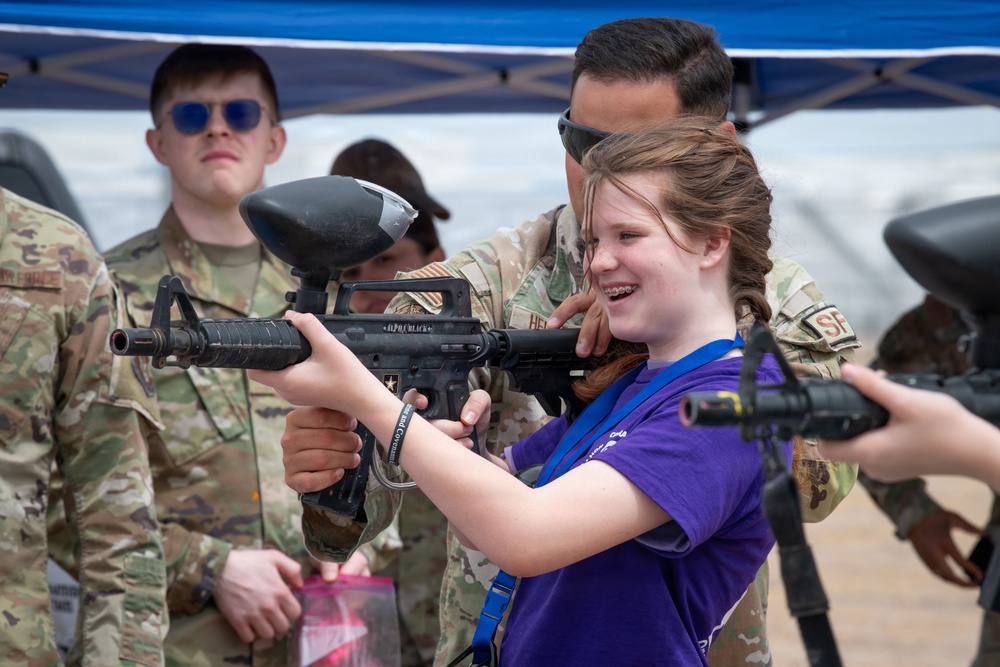 944th Fighter Wing connects families to mission during Operation Reserve Kids