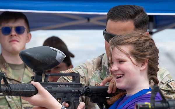 944th Fighter Wing connects families to mission during Operation Reserve Kids