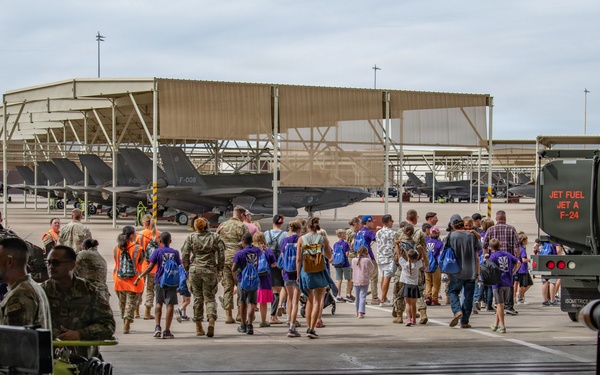 944th Fighter Wing connects families to mission during Operation Reserve Kids