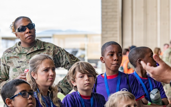 944th Fighter Wing connects families to mission during Operation Reserve Kids