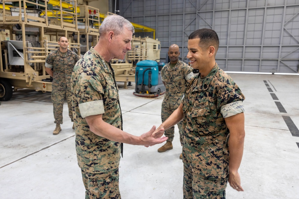 The 38th Assistant Commandant of the Marine Corps tours Marine Corps Base Hawaii