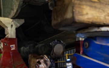 22nd MEU (SOC) | CLB 26 Marines Conduct Maintenance on an Extended BoomForklift