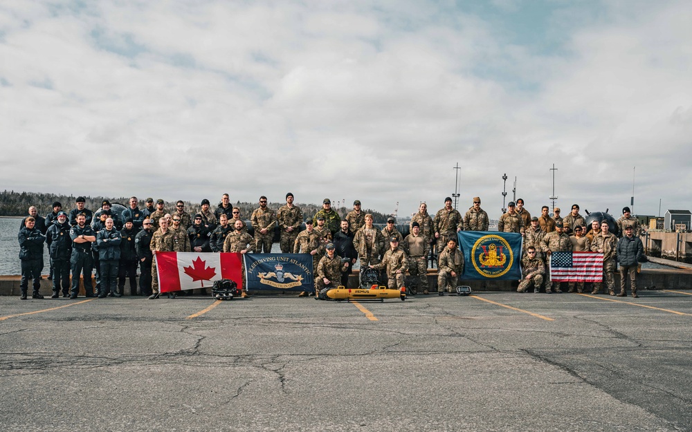 EOD Mobile Unit 12, Royal Canadian Navy, Strengthen Partnership in Halifax