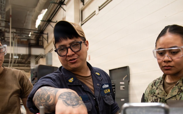 Surface Warfare Engineering School Command (SWESC) Great Lakes Instructors Train Next Generation of U.S. Navy Machinery Repairmen