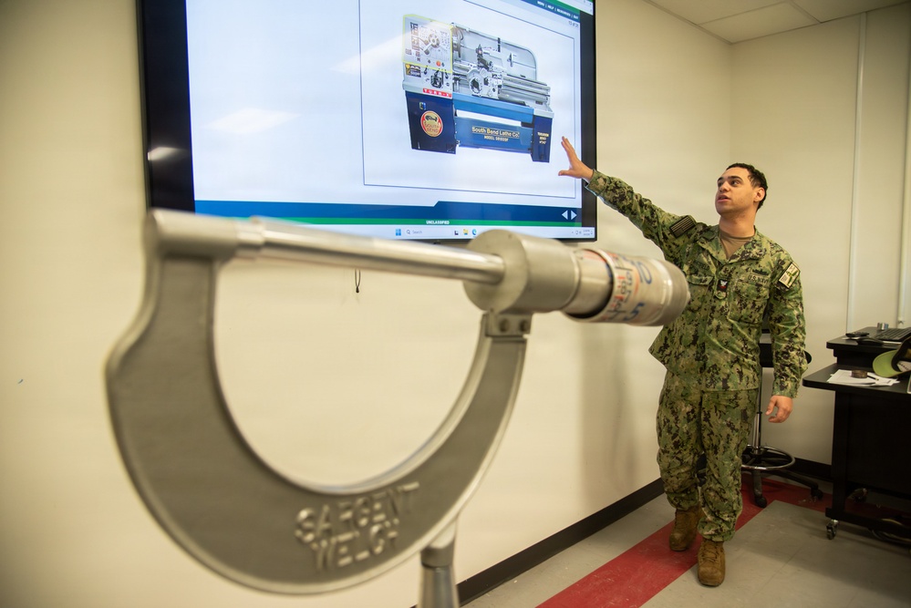 Surface Warfare Engineering School Command (SWESC) Great Lakes Instructors Train Next Generation of U.S. Navy Machinery Repairmen