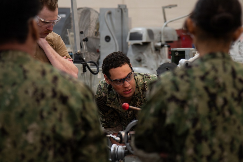 Surface Warfare Engineering School Command (SWESC) Great Lakes Instructors Train Next Generation of U.S. Navy Machinery Repairmen