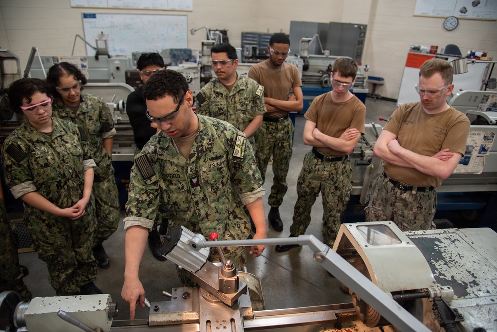 Surface Warfare Engineering School Command (SWESC) Great Lakes Instructors Train Next Generation of U.S. Navy Machinery Repairmen