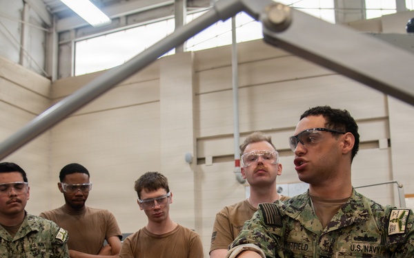 Surface Warfare Engineering School Command (SWESC) Great Lakes Instructors Train Next Generation of U.S. Navy Machinery Repairmen