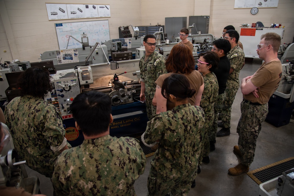 Surface Warfare Engineering School Command (SWESC) Great Lakes Instructors Train Next Generation of U.S. Navy Machinery Repairmen