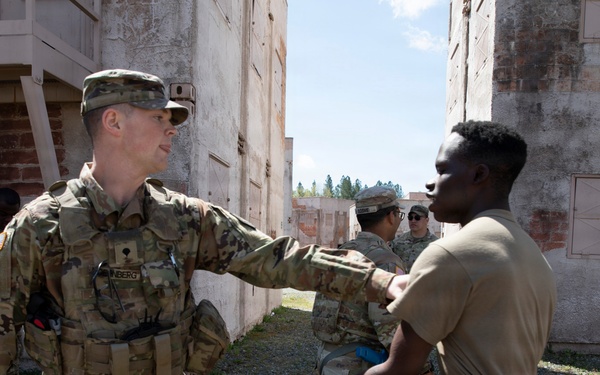 Georgia National Guard Soldiers assigned to JTF-DC conduct training