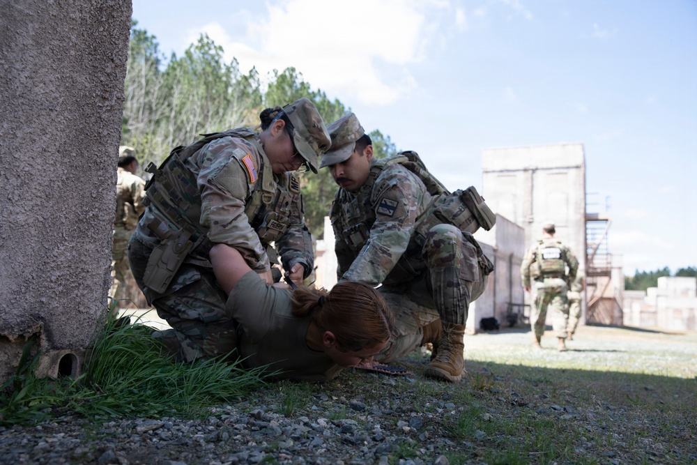Georgia National Guard Soldiers assigned to JTF-DC conduct training