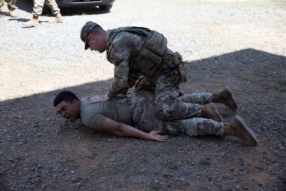 Georgia National Guard Soldiers assigned to JTF-DC conduct training